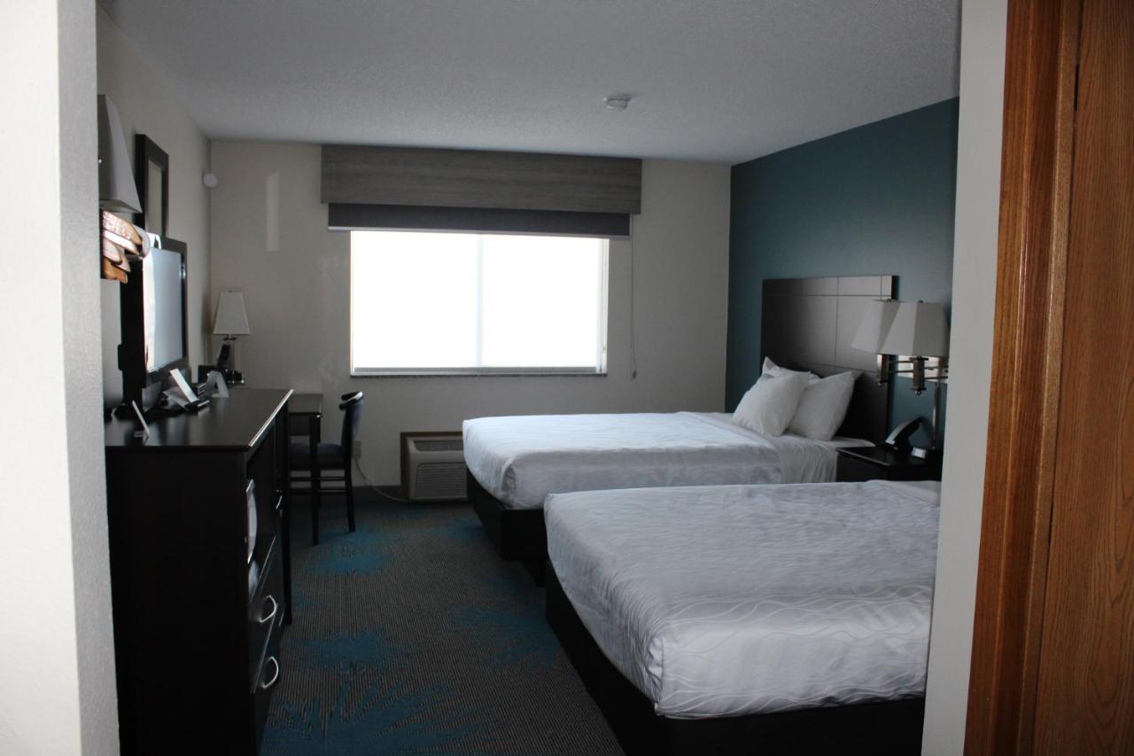 Reston Inn & Suites Spencer Buitenkant foto