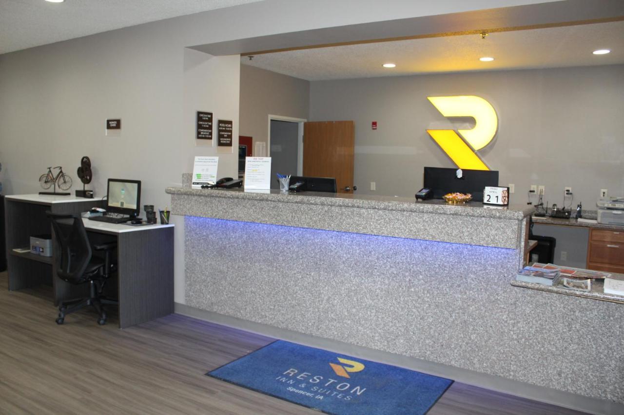 Reston Inn & Suites Spencer Buitenkant foto