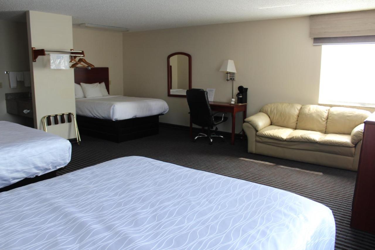 Reston Inn & Suites Spencer Buitenkant foto
