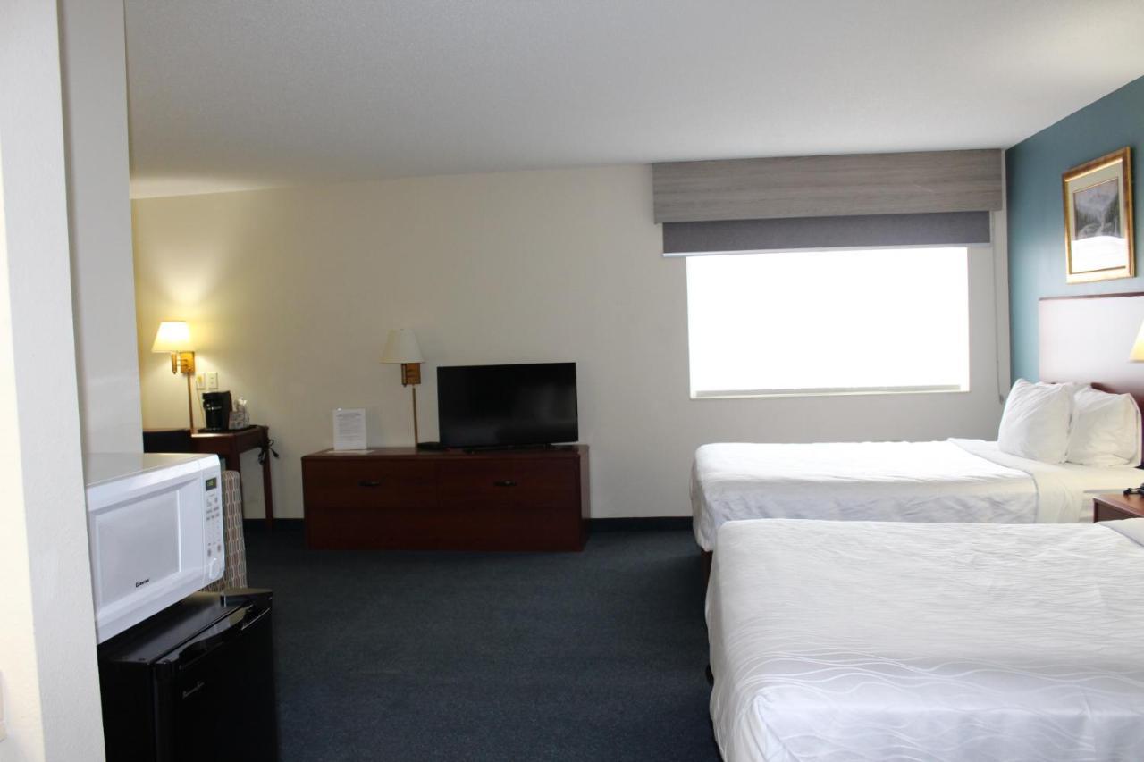 Reston Inn & Suites Spencer Buitenkant foto