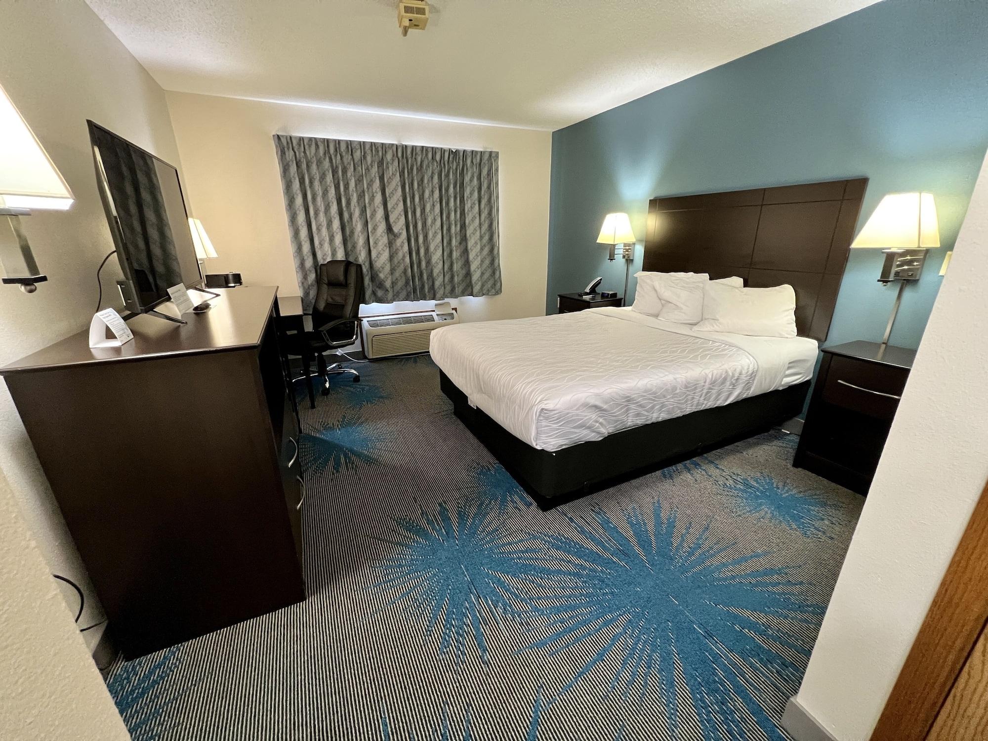 Reston Inn & Suites Spencer Buitenkant foto